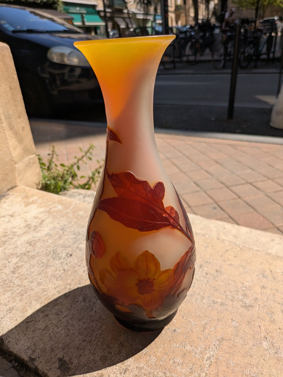 Vase Gallé Rouge Orangé à Décor d'Eglantines-photo-3
