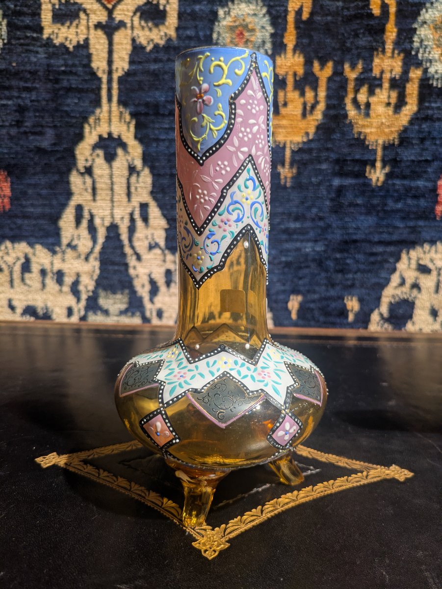 Vase en Verre ambré Soufflé, décor émaillé polychrome - verrerie de Bohême — Circa 1900-photo-2