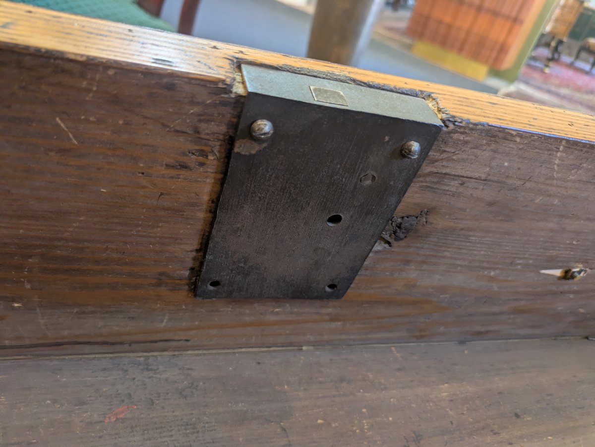 Commode galbée en marqueterie de loupe d'amboine -  milieu XVIIIème-photo-3