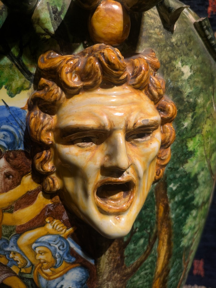 Large Majolica Vase With Historical Motifs—pesaro Manufactory—late 19th Century-photo-3