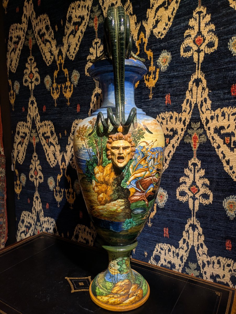 Large Majolica Vase With Historical Motifs—pesaro Manufactory—late 19th Century-photo-5