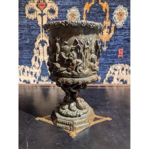 Coupe en bronze patiné à décor de tritons et putti,, fonte Georgeon — XIXème