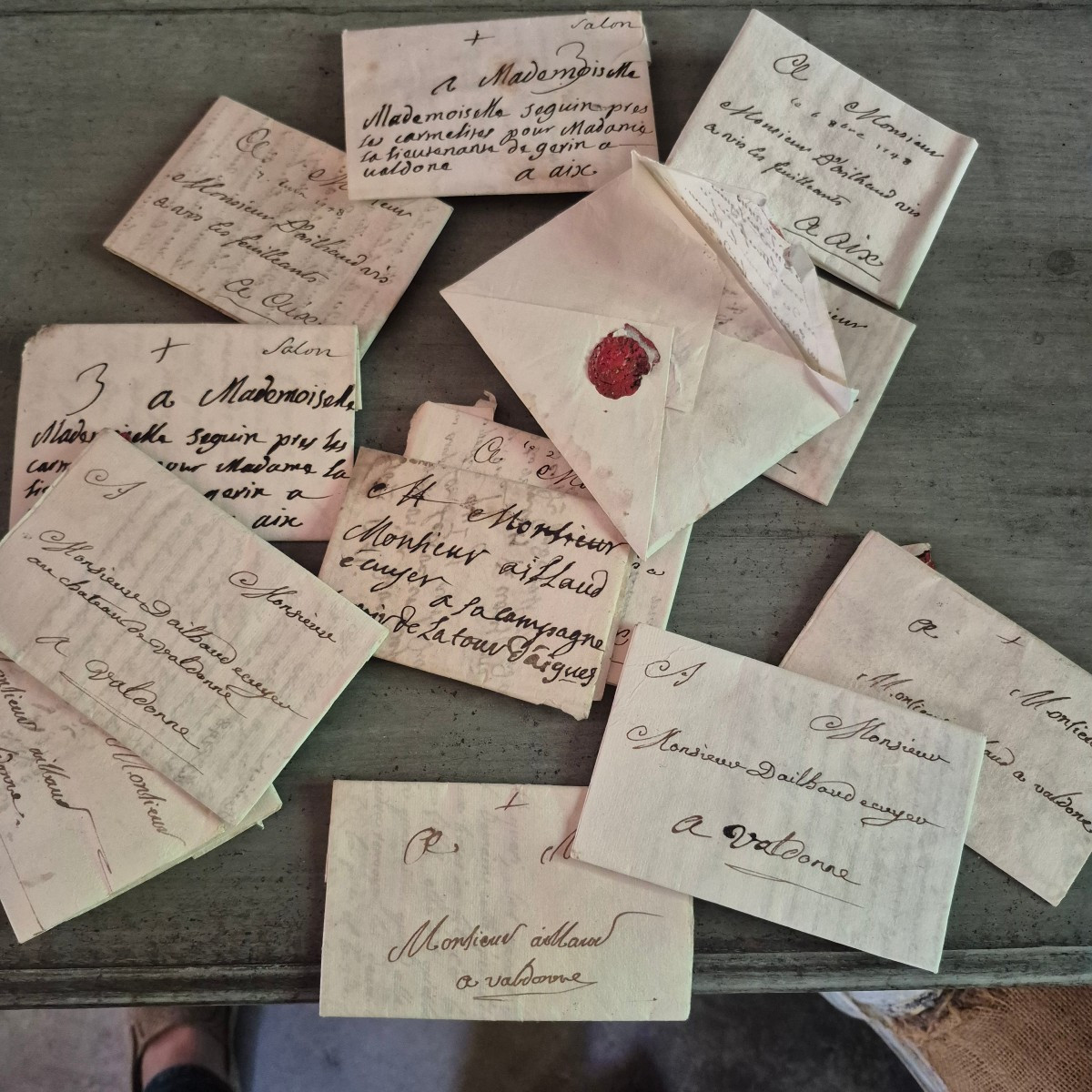 Ensemble de lettres  adressées en 1748 au fameux  docteur  d'Ailhaud d'Aix en provence 