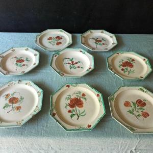 8 assiettes  octogonales en faïence fine de Douai 