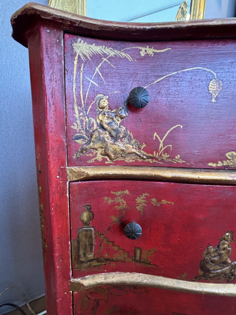 Italian Red Lacquered Chest Of Drawers With Gold Decorations In The Style Of China-photo-6