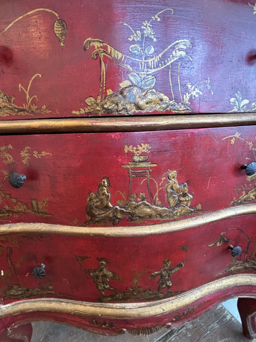 Italian Red Lacquered Chest Of Drawers With Gold Decorations In The Style Of China-photo-7
