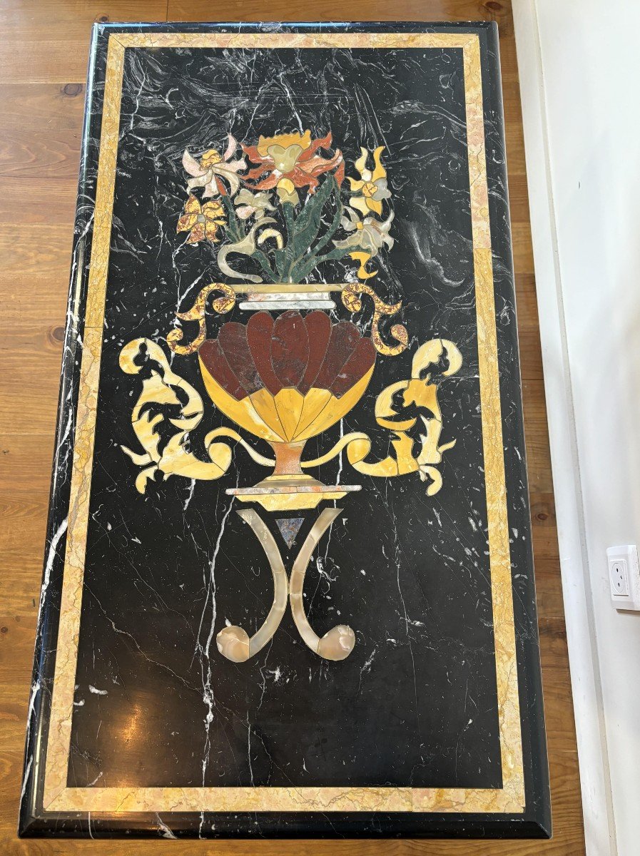 Table basse En Marbre Marqueterie, base en fonte patine crème,  20e Siècle, Italie-photo-3