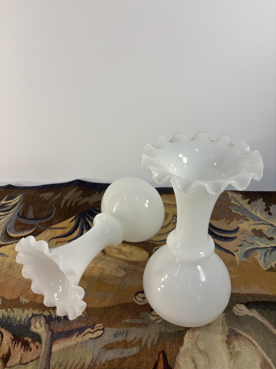Paire De Vases En Verre Opalin Blanc, fin XIXe-Début XXe Siècle-photo-4