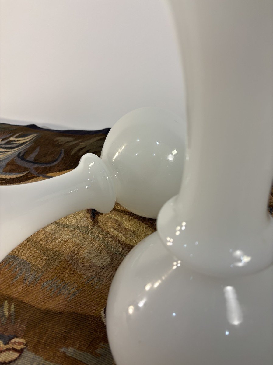 Paire De Vases En Verre Opalin Blanc, fin XIXe-Début XXe Siècle-photo-5