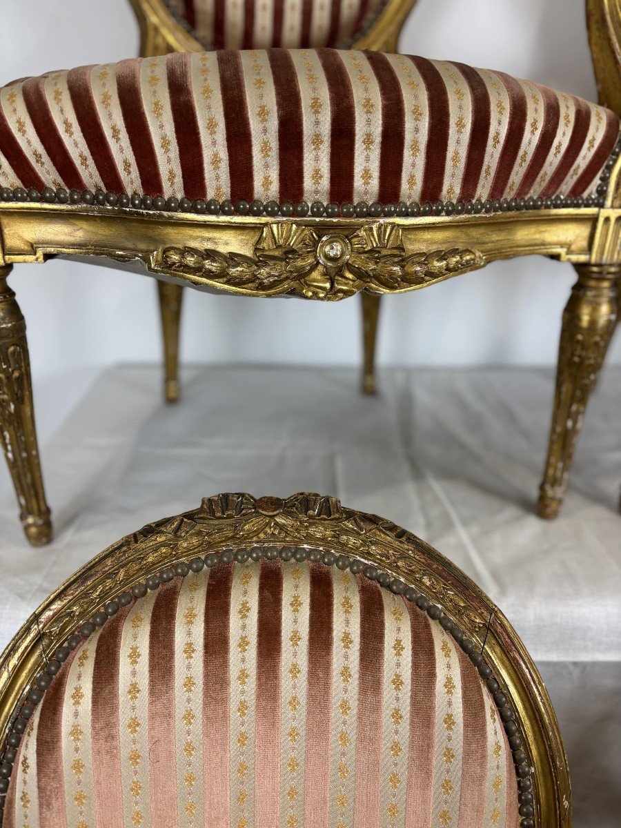 Set Of Four Armchairs With Medallion Backs In Carved Gilded Wood, 19th Century-photo-3