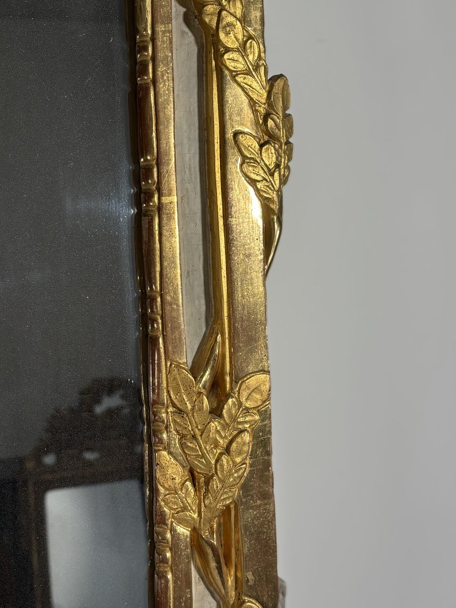 Miroir Louis XVI en bois sculpté et doré, rechampi, XVIIIe siècle-photo-3