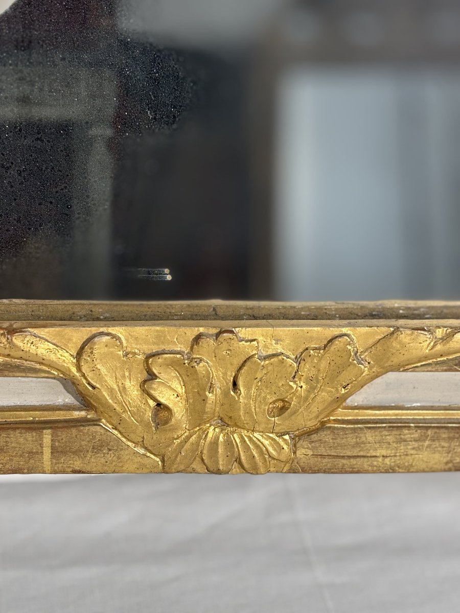 Miroir Louis XVI en bois sculpté et doré, rechampi, XVIIIe siècle-photo-4