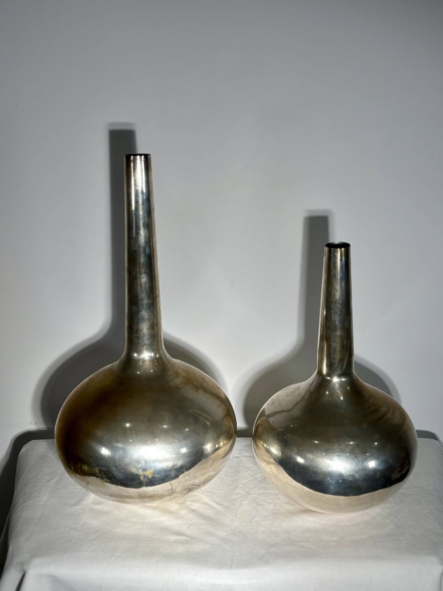Important Pair Of Silver-plated Metal "bottle" Vases - Italy, 20th Century - Estampillée-photo-3