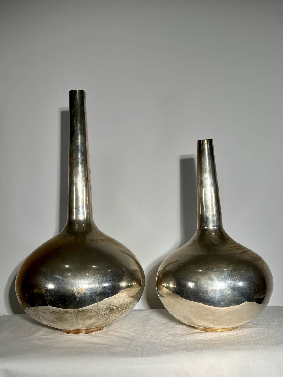 Important Pair Of Silver-plated Metal "bottle" Vases - Italy, 20th Century - Estampillée-photo-1