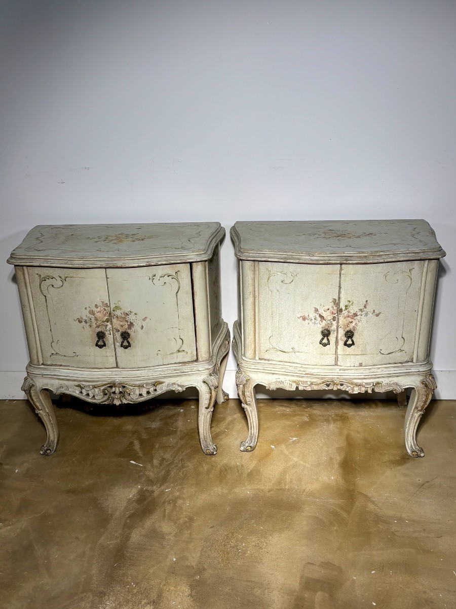 Pair Of Venetian-style Bedside Tables With Polychrome Painted Floral Decoration - Mid-20th Century