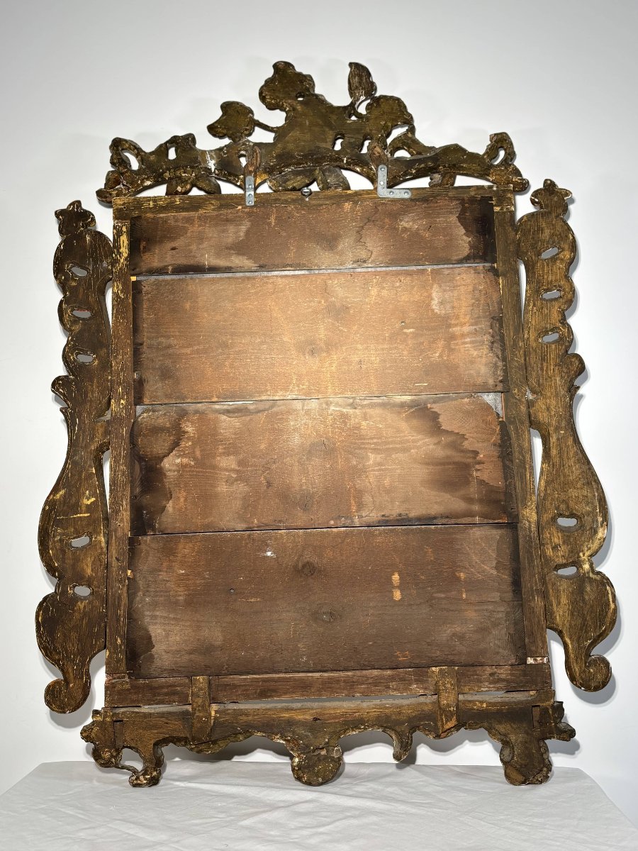 Grand miroir en bois sculpté et doré à décor de vignes - Italie, milieu XVIIIe siècle-photo-1