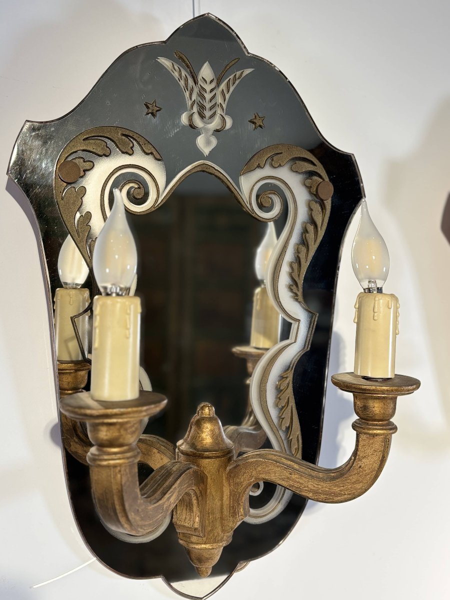 Paire d'appliques miroirs en verre gravé et bois doré, Italie, vers 1950-photo-1