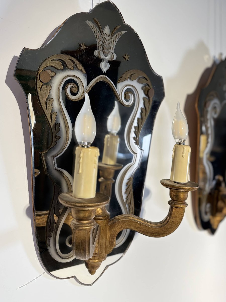 Paire d'appliques miroirs en verre gravé et bois doré, Italie, vers 1950-photo-4