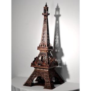 Grande Tour Eiffel en bois découpé et polychrome - Art populaire Français, circa 1900