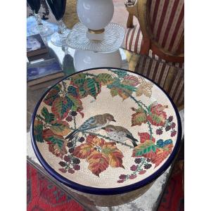 Grand plat en émaux de Longwy, décor aux oiseaux et mûres, circa 1950-1955