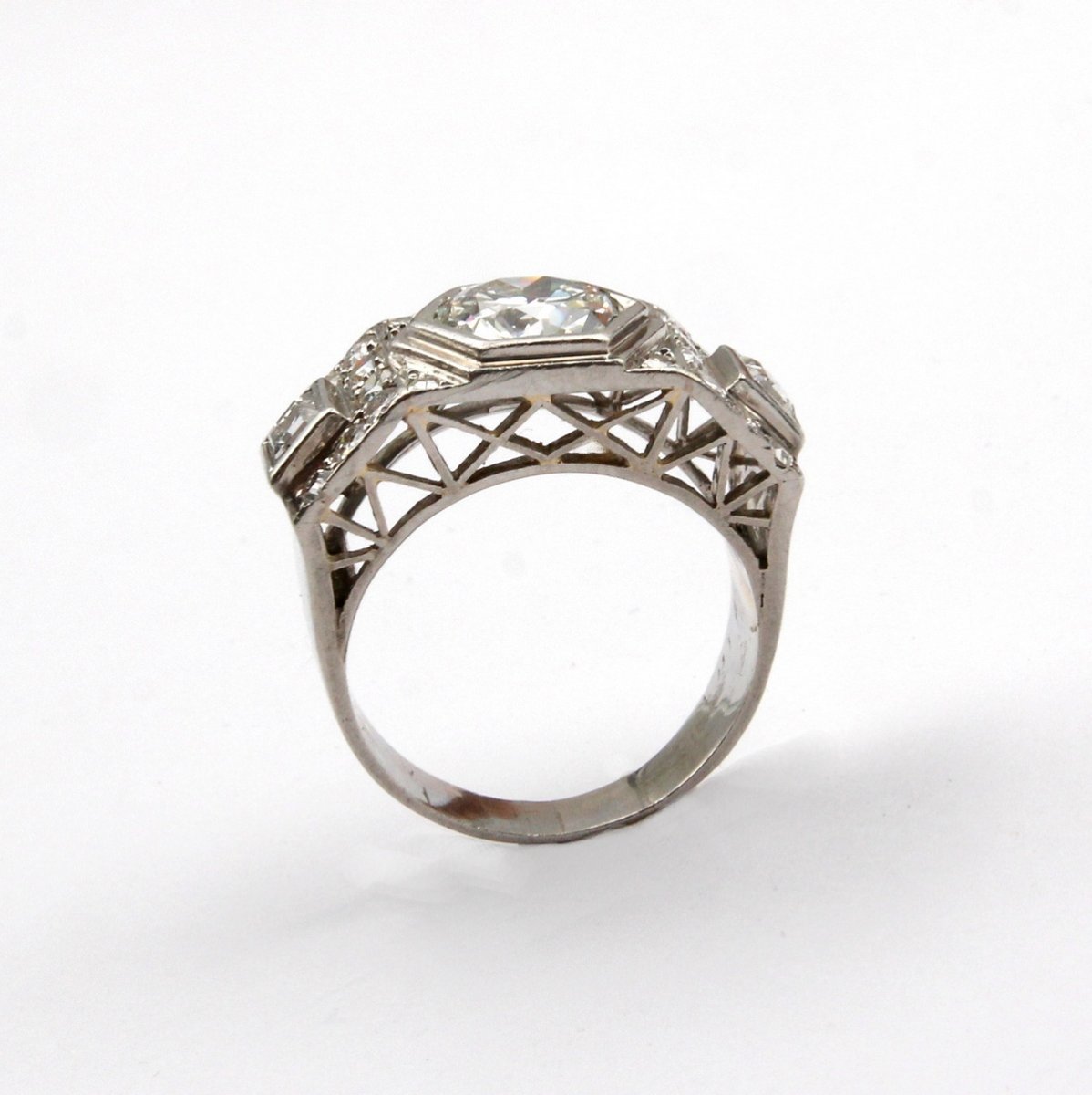 Art Deco Diamond Ring On Platinum-photo-2