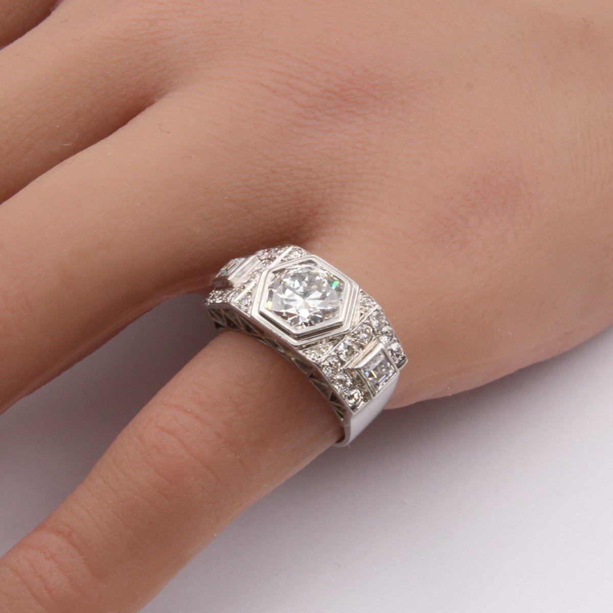 Art Deco Diamond Ring On Platinum-photo-3