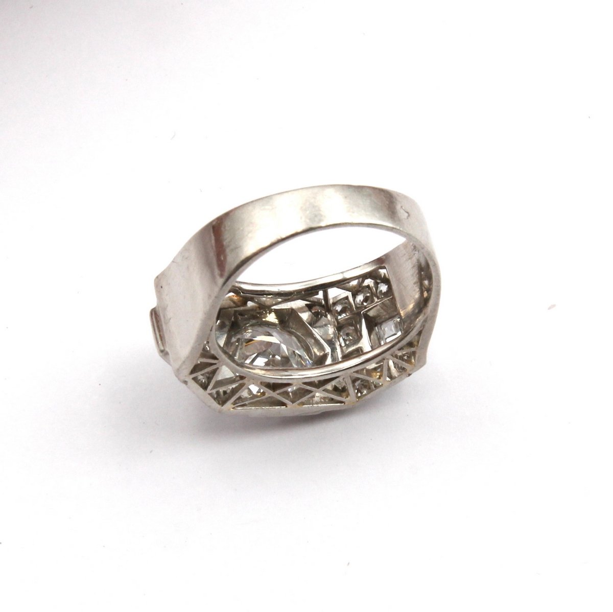 Art Deco Diamond Ring On Platinum-photo-4