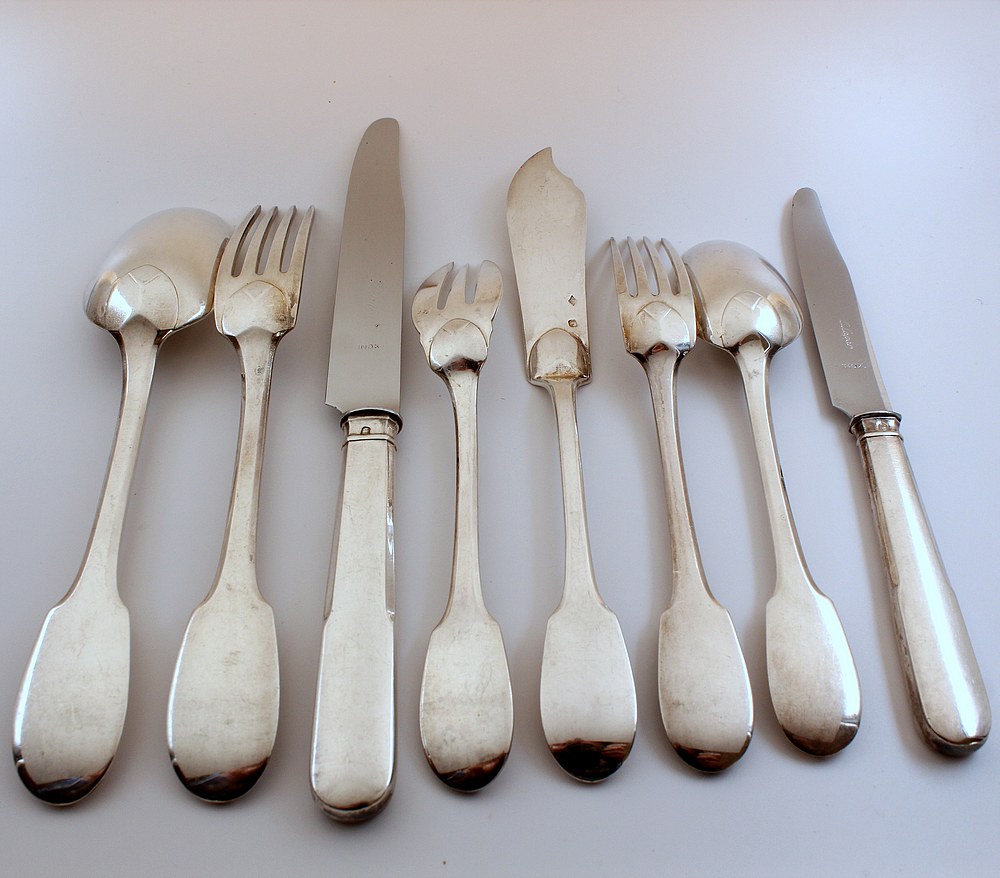 Ménagère uni-plat en argent