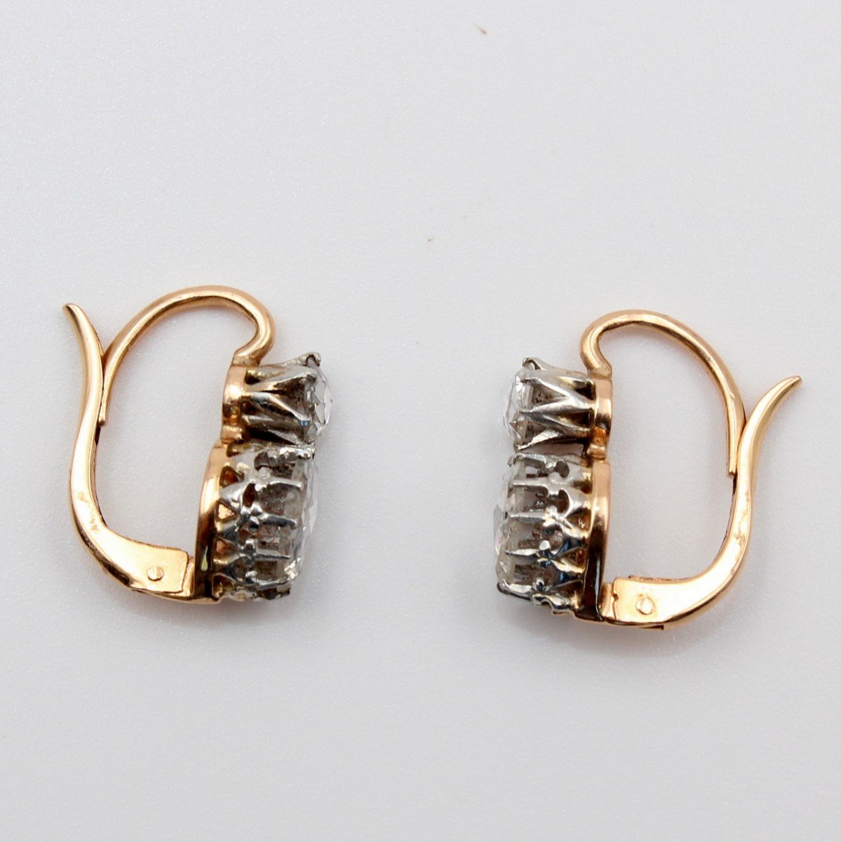 Paire de dormeuses ornées de diamants taillés en roses-photo-3