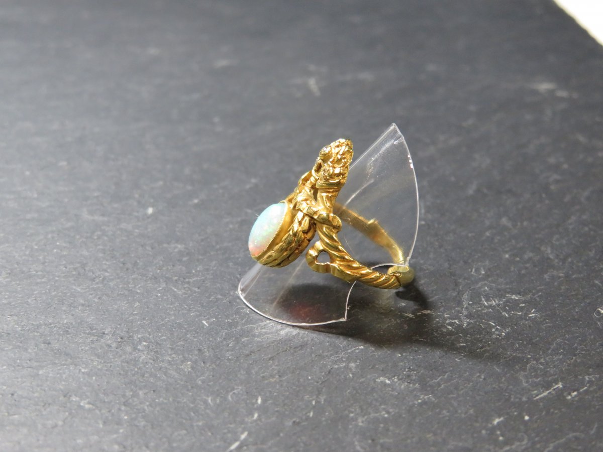 Yellow Gold And Opal Ring.-photo-3