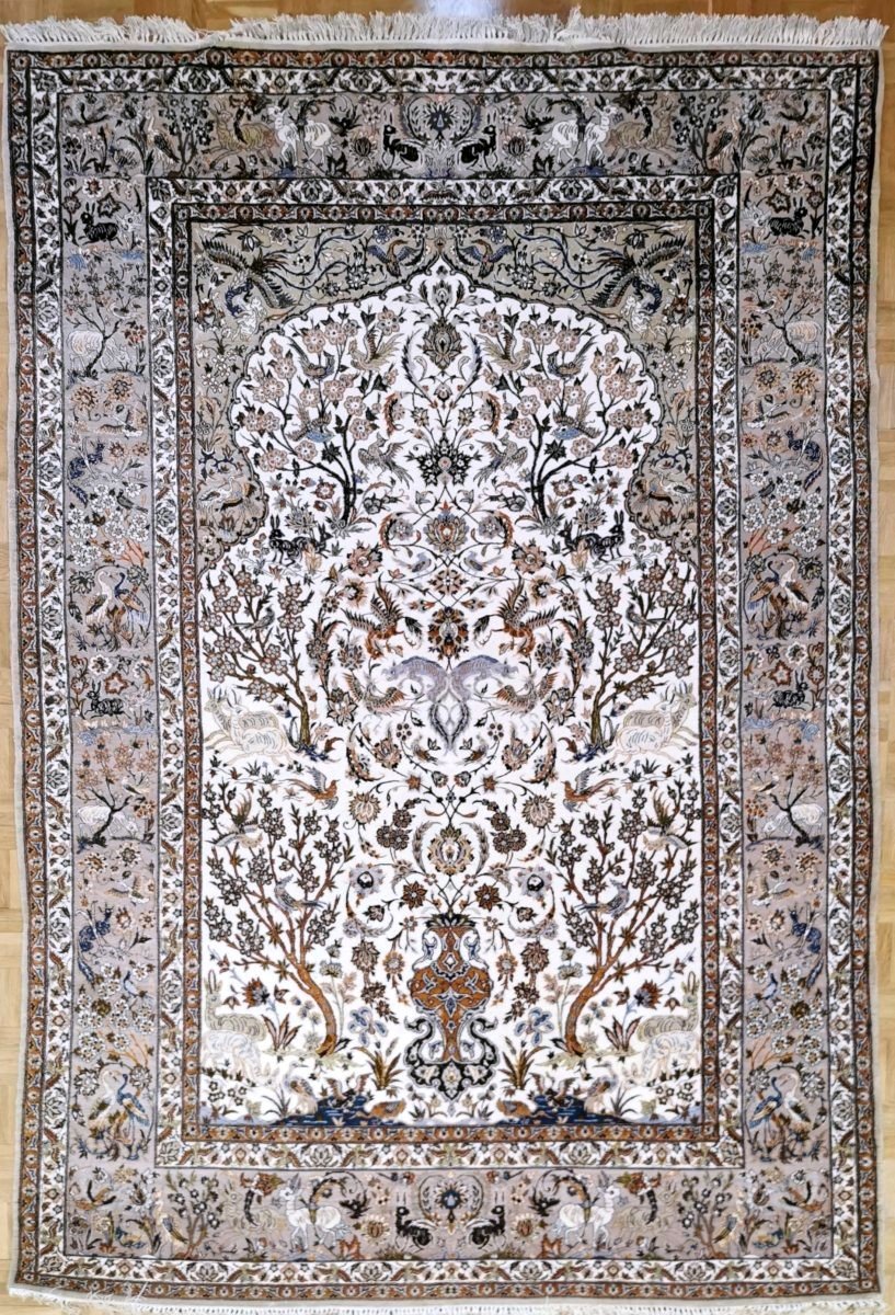 Tapis Ispahan En Laine Et Soie,iran, époque Du Shah.