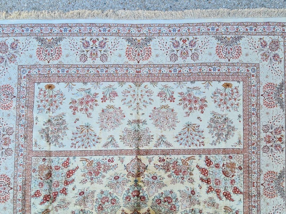 Ghoum Carpet Made In Silk, Iran, Antique From The 20th Century-photo-1