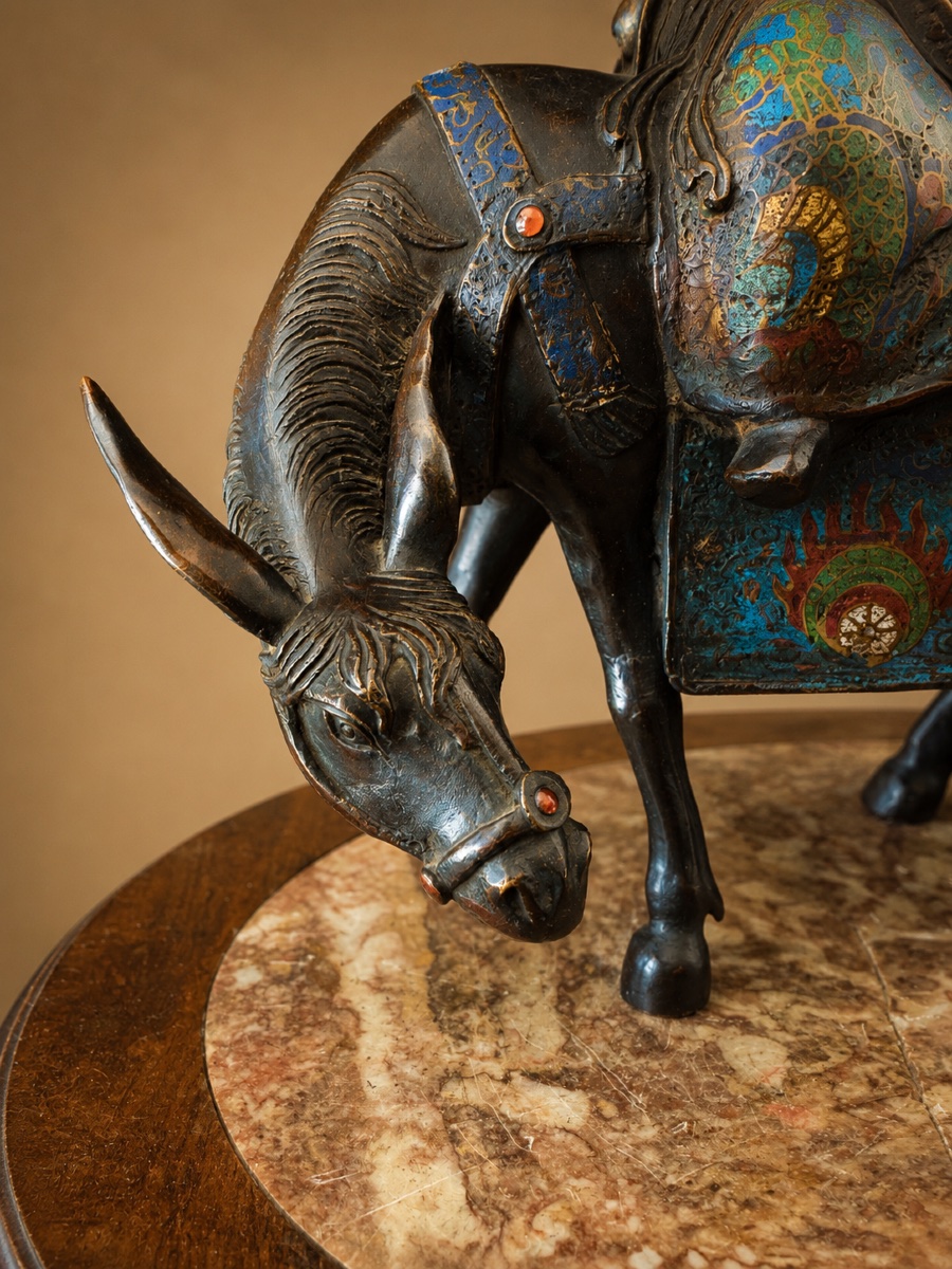 Toba sur sa Mule en bronze cloisonné -photo-1