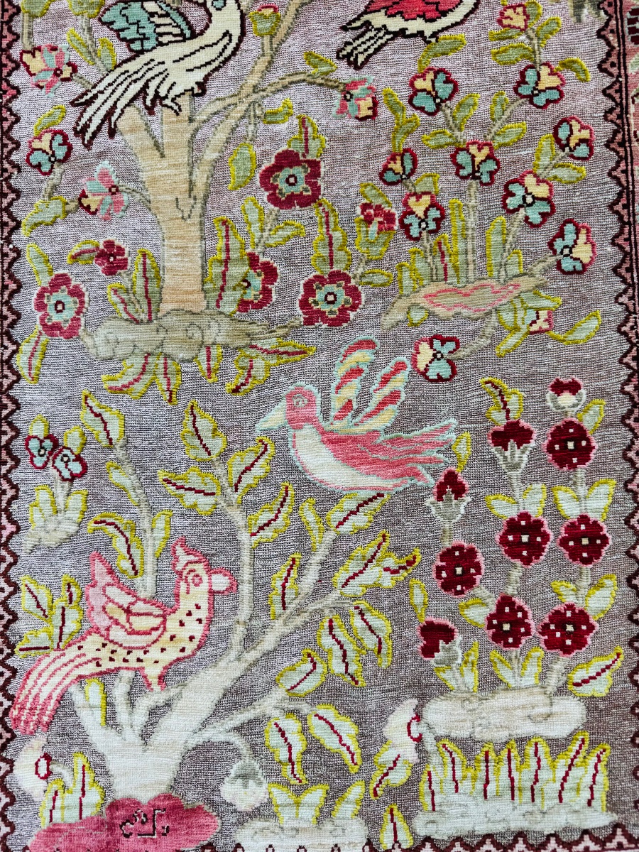 Signed Hereke Rug Made Of Natural Silk And Gold Thread-photo-1