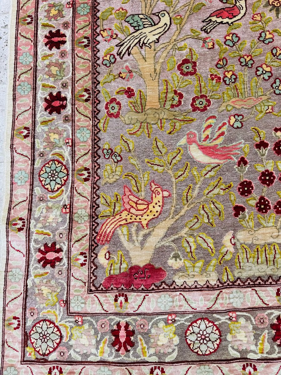 Signed Hereke Rug Made Of Natural Silk And Gold Thread-photo-3