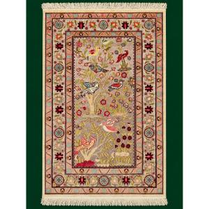 Tapis Hereke signé en soie naturelle et fils d’or vers 1950
