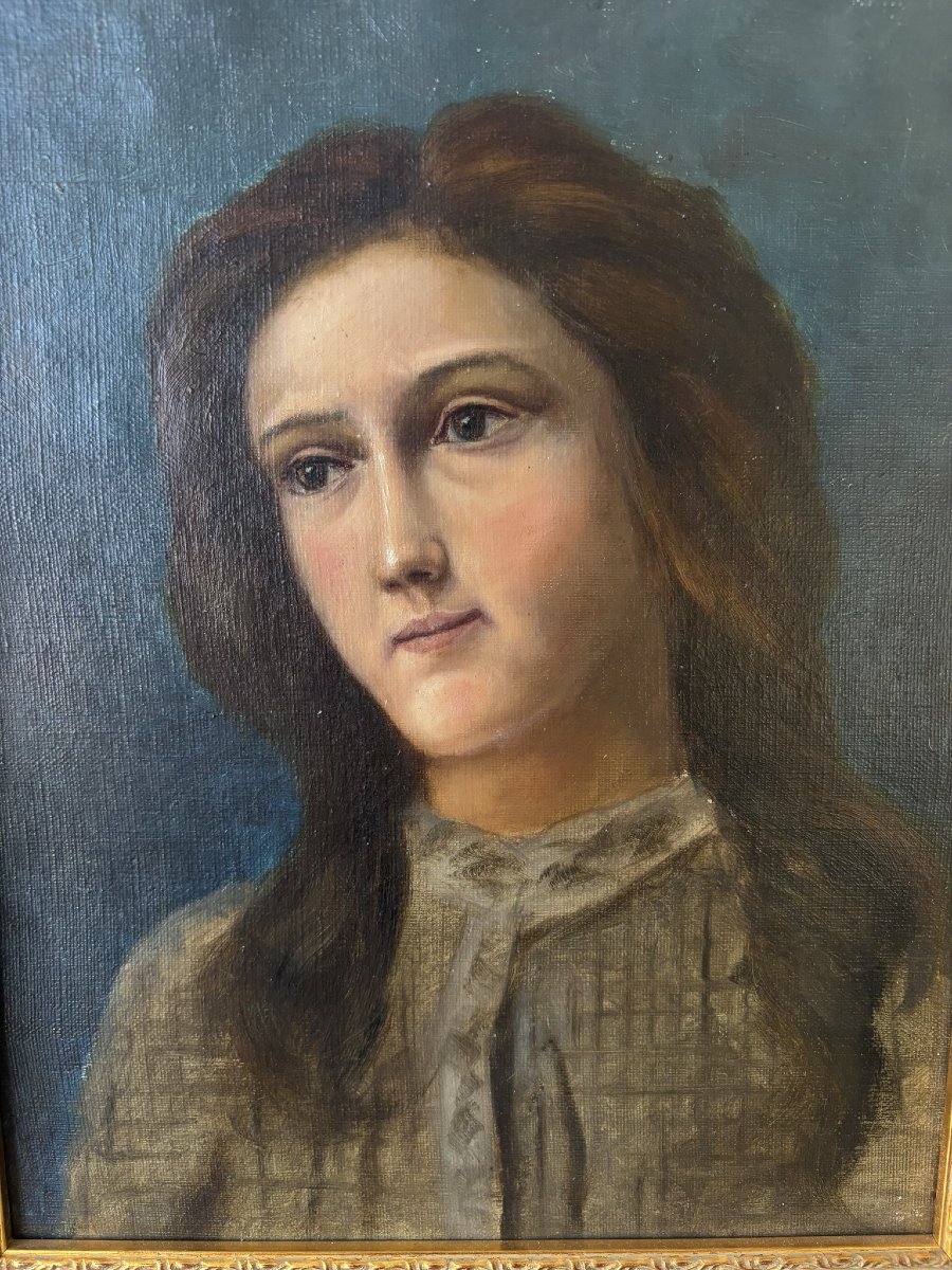 Portrait Of A Woman From The 20th Century-photo-3