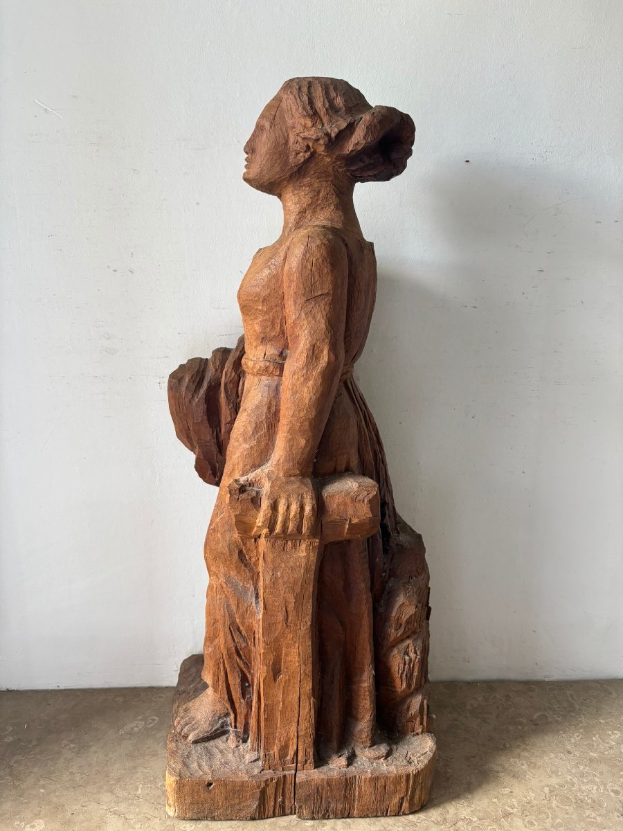 20th Century Statue Of A Woman-photo-7