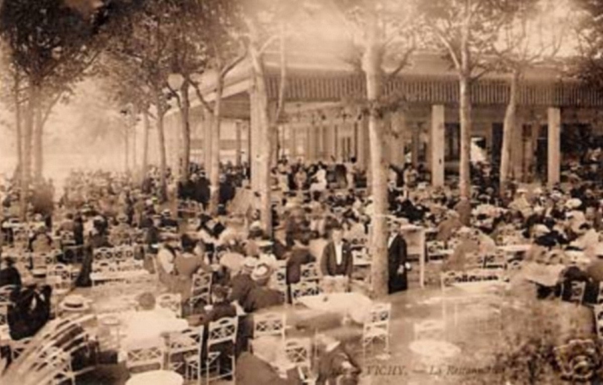 Six Garden Chairs, Restaurant “la Restauration”, Park Of The City Of Vichy, France, Circa 1880-photo-6