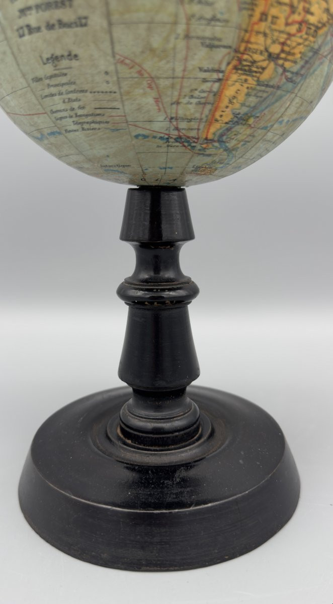 Petit globe terrestre sur pied, par Joseph Forest, Paris, France, vers 1890 / 1900-photo-2