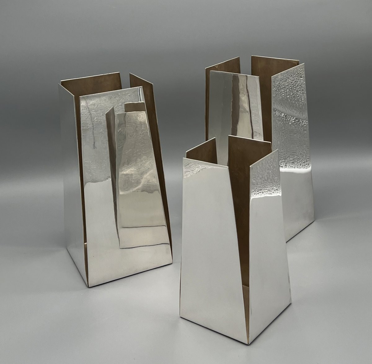 Trois cache-bouteilles en métal argenté, Éditions Lancel, Paris, France, vers 1970-photo-2