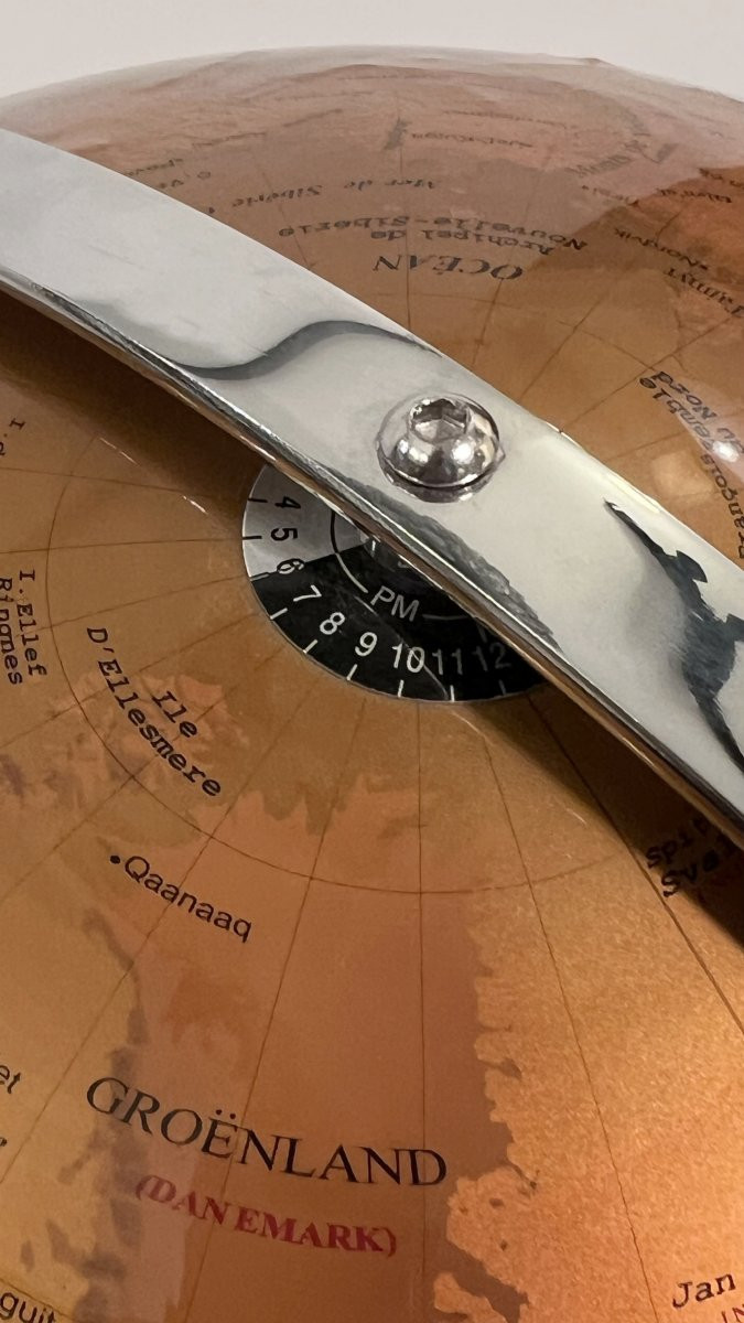 Globe terrestre sur pied chromé, France, vers 1980-photo-2