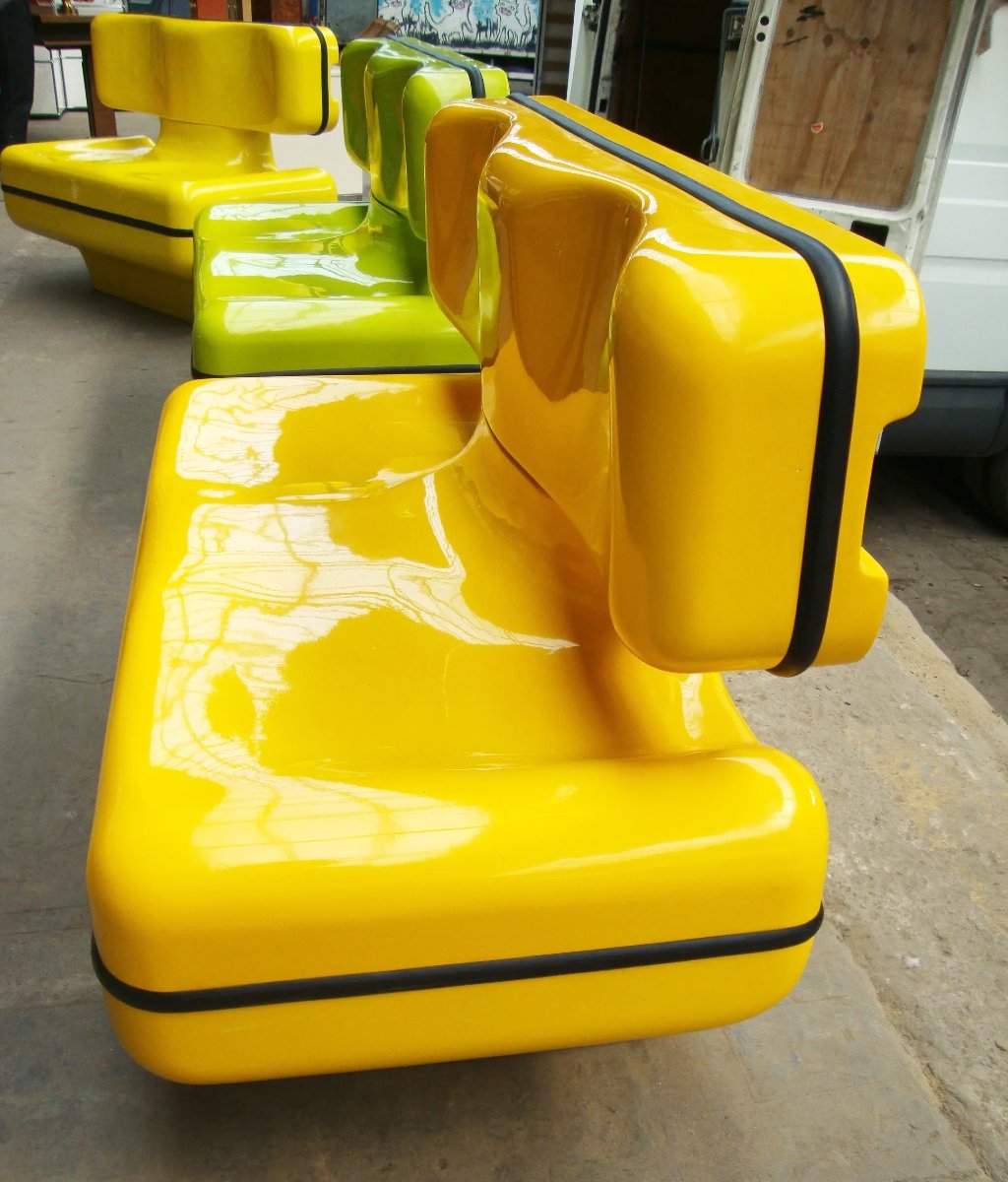 Banquettes en fibre de verre et résine colorée, par D. Prévot, Éd. France Design,  vers 1970-photo-2