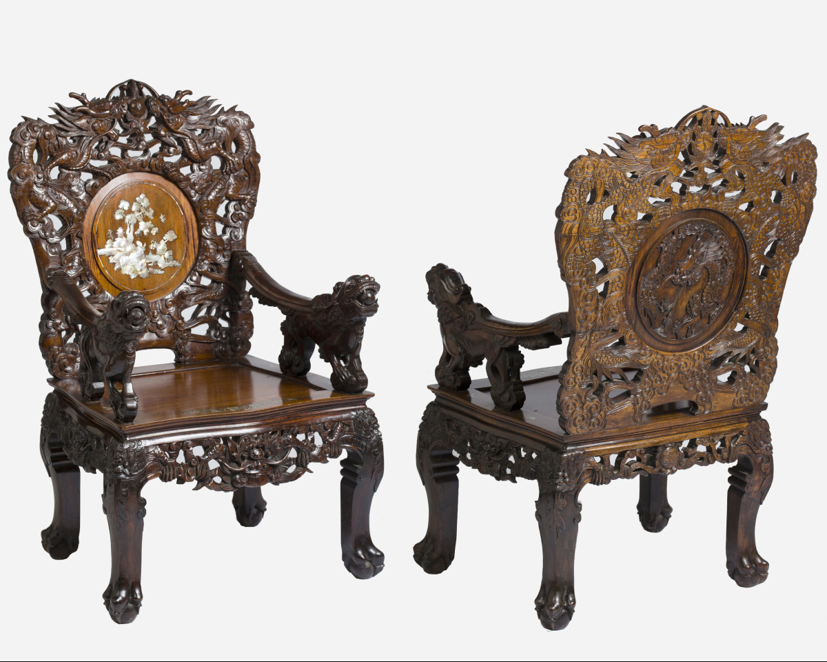 Paire de Fauteuils En Bois Sculpté Incrusté De Nacre, Indochine Circa 1880/1900 