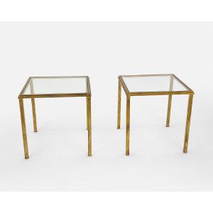 Paire de tables-bouts de canapé en fer martelé et doré, par Robert Thibier, France, vers 1960