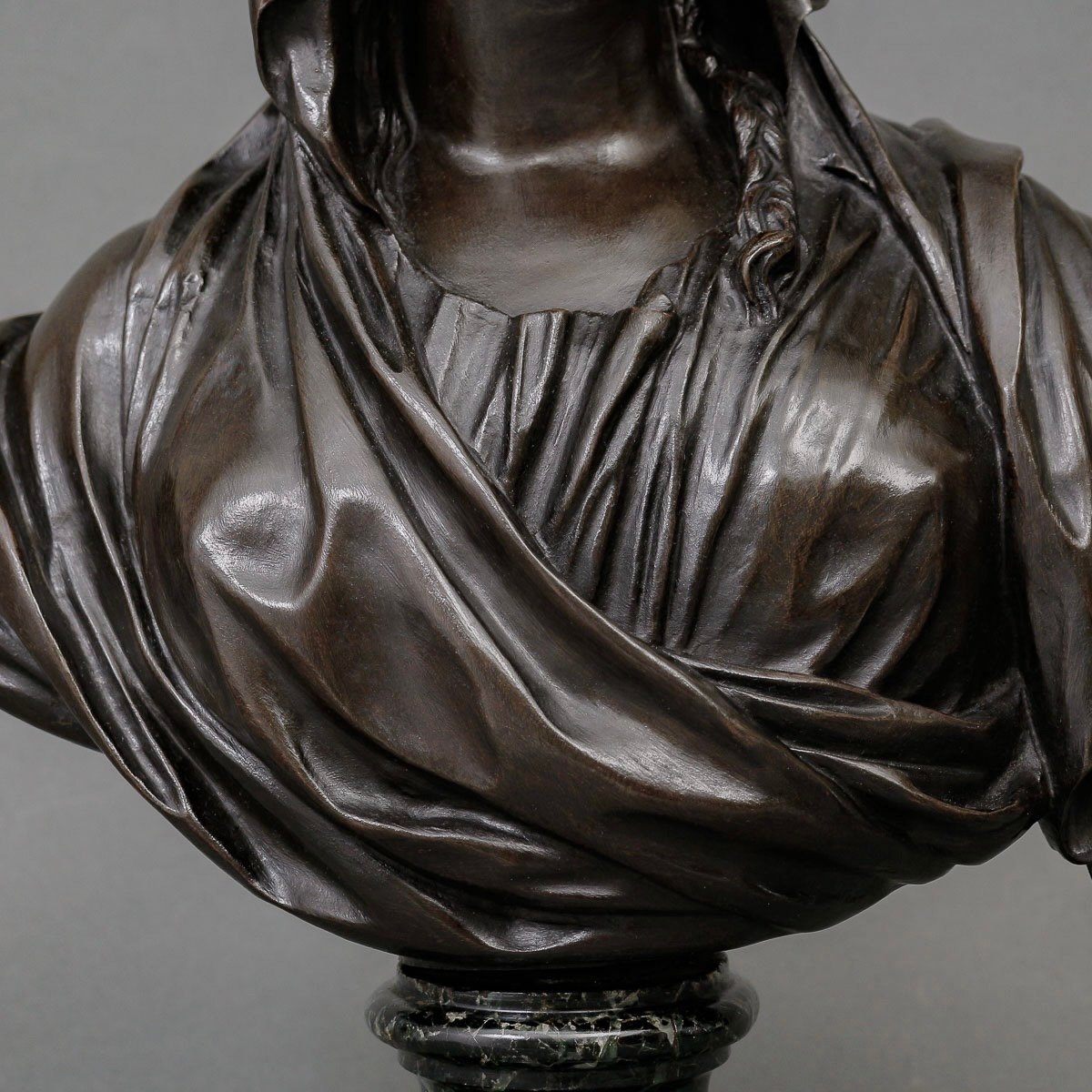Sculpture - La Grande Prêtresse  "Vestale" , Clodion (1738-1814) - Bronze-photo-1