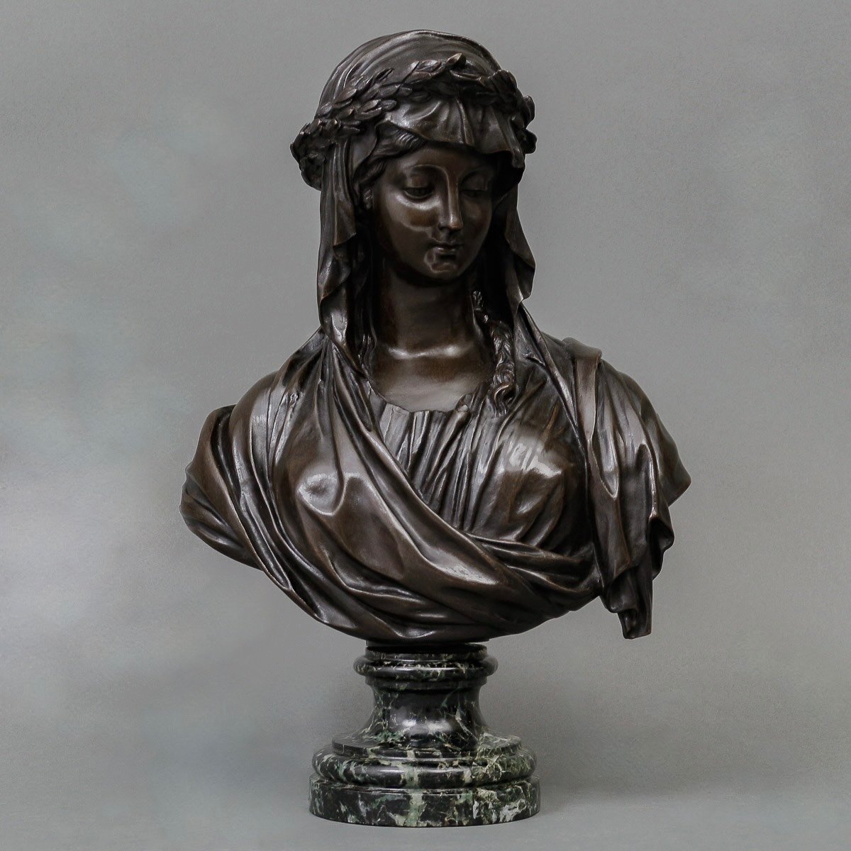Sculpture - La Grande Prêtresse  "Vestale" , Clodion (1738-1814) - Bronze