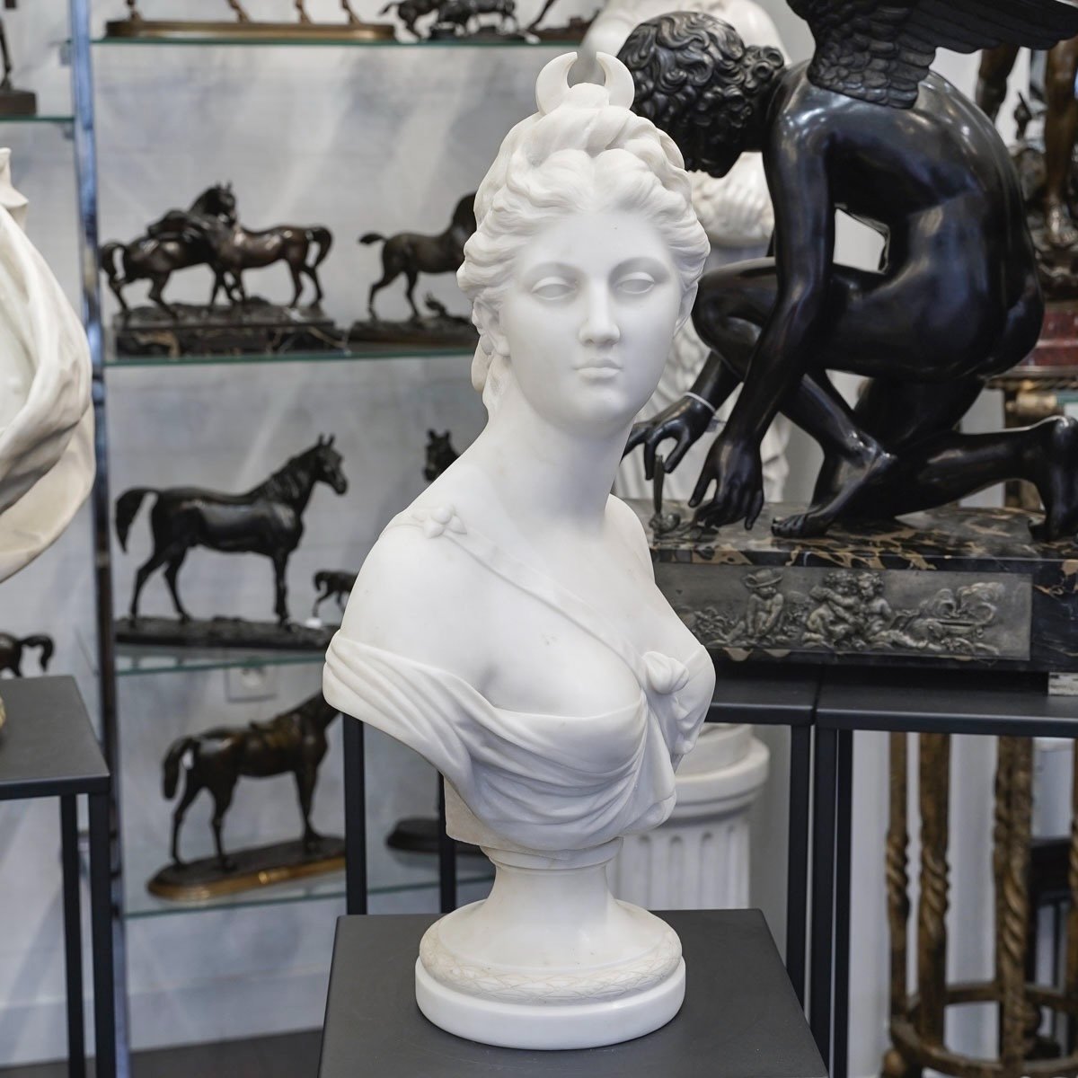 Sculpture  - Buste De Diane Chasseresse , Jean - Antoine Houdon (1741-1828) - Marbre-photo-2