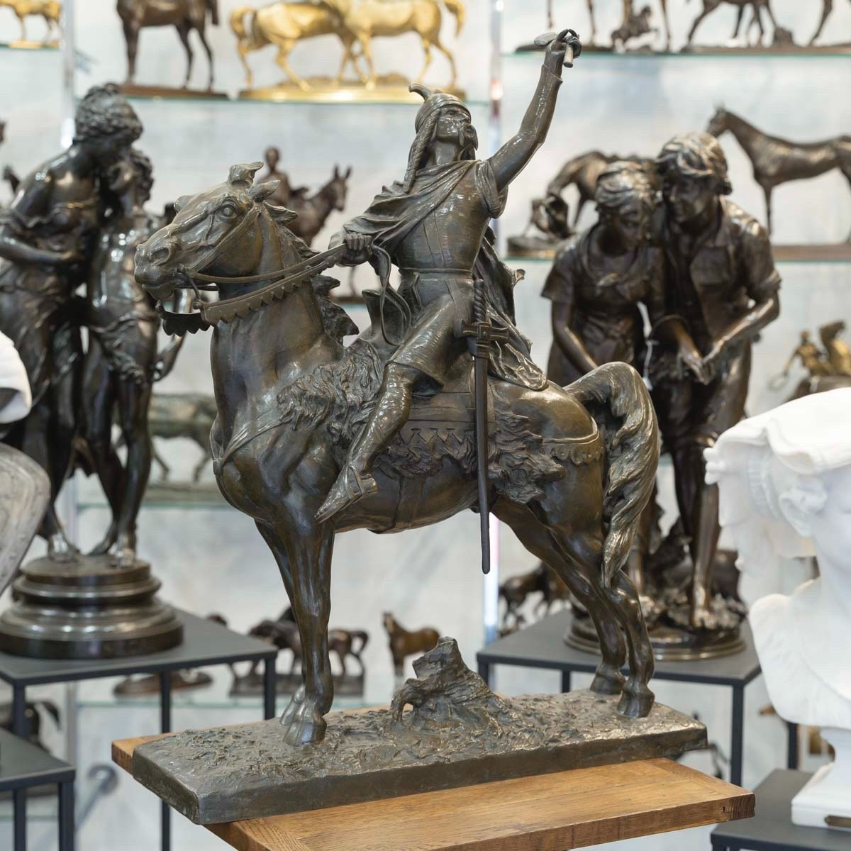 Sculpture - Clovis Vainqueur,  Édouard Drouot (1859-1945) - Bronze-photo-2