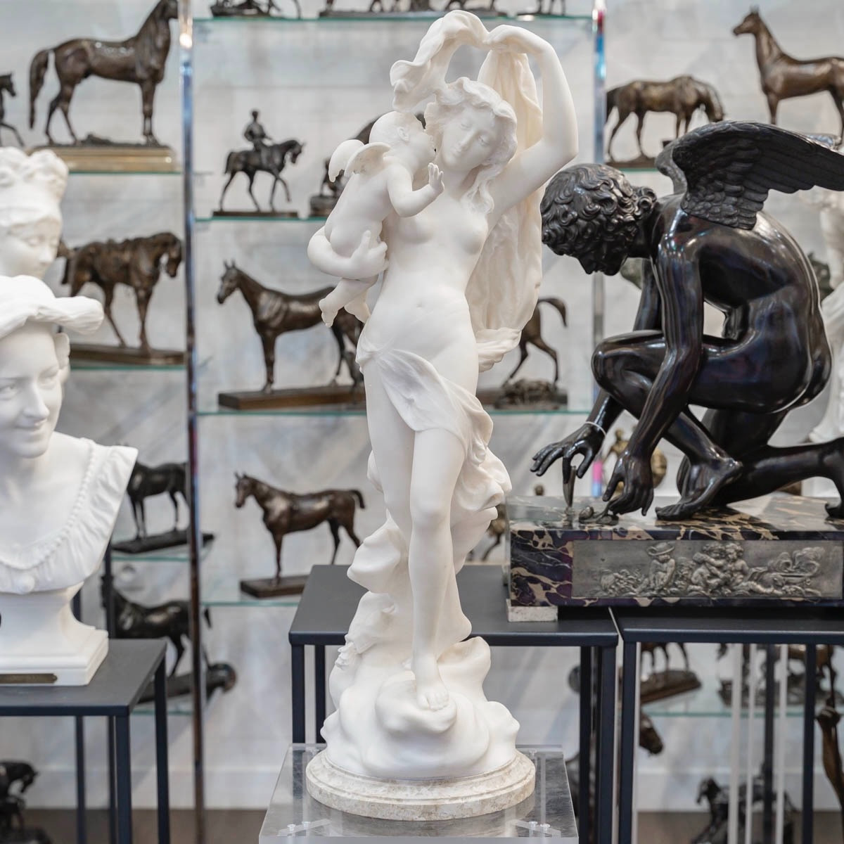 Sculpture - Venus And Cupid , Guglielmo Puoi (1850-1915) - Marble